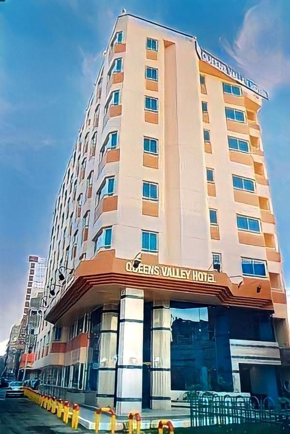 Queens Valley Hotel Luxor Exteriör bild