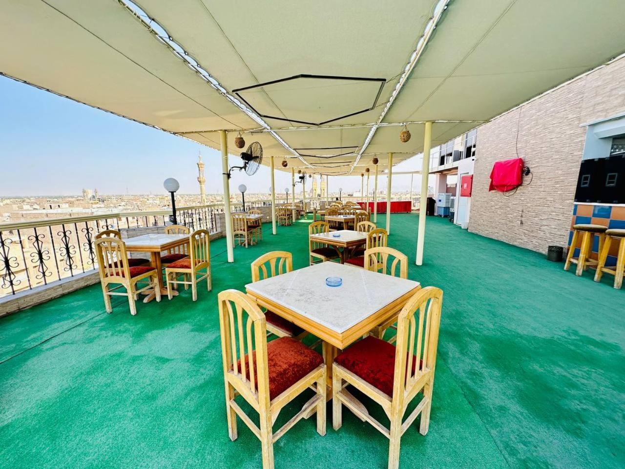 Queens Valley Hotel Luxor Exteriör bild